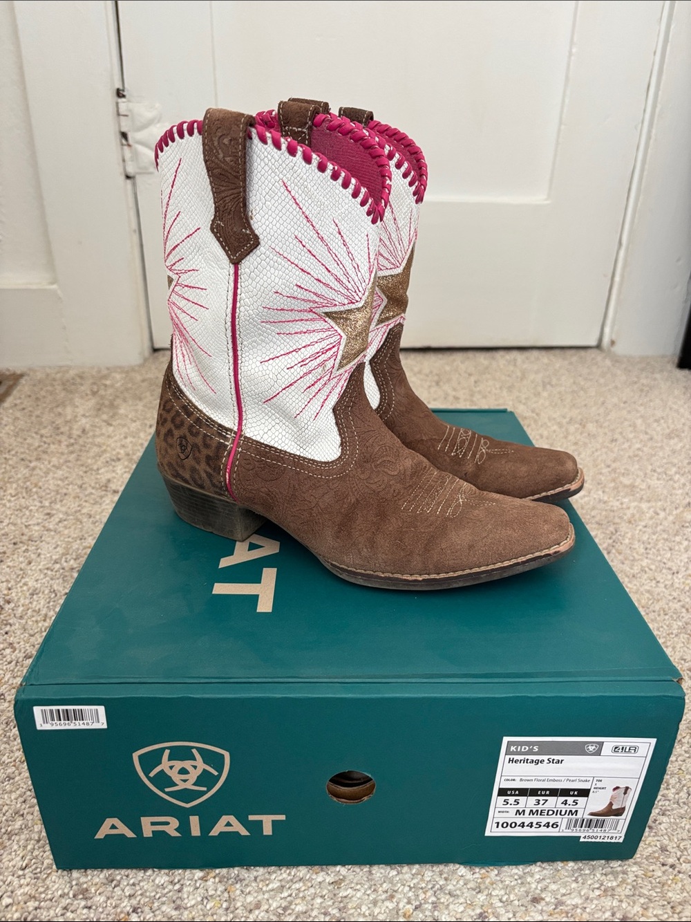 Ariat Big Kids Size 5.5 Cowgirl Boots